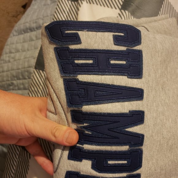 Vintage Champion Spellout Sweater. - Picture 4 of 4